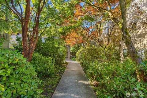 350 Grow Ave NW #A1, Bainbridge Island, WA 98110