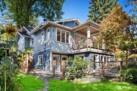 3825 NE 115th St, Seattle, WA 98125