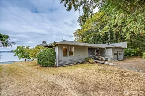 1536 Shorewood Dr, Bremerton, WA 98312