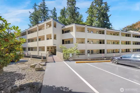 10819 NE 37th Pl #221, Bellevue, WA 98004