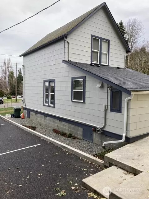 618 E Myrtle St, Bellingham, WA 98225