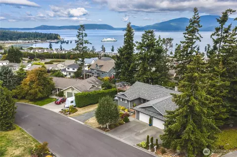 4304 Whidbey Ct, Anacortes, WA 98221