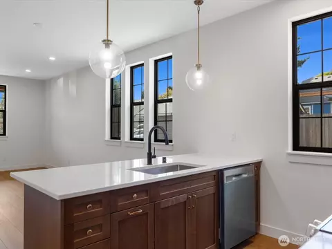Kitchen - 2815 25th St #C, Everett, WA 98201 photo 4 of 5