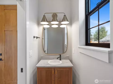Bath - 2815 25th St #C, Everett, WA 98201 photo 1 of 3