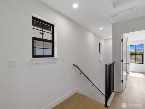Entry Way - 2815 25th St #C, Everett, WA 98201 photo 2 of 3
