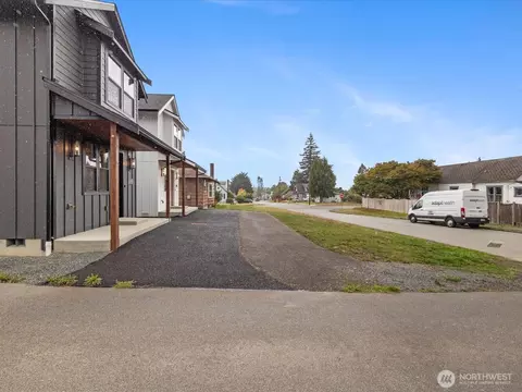 Exterior - 2815 25th St #C, Everett, WA 98201 photo 9 of 10