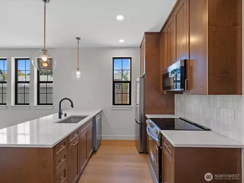 Kitchen - 2815 25th St #C, Everett, WA 98201 photo 3 of 5
