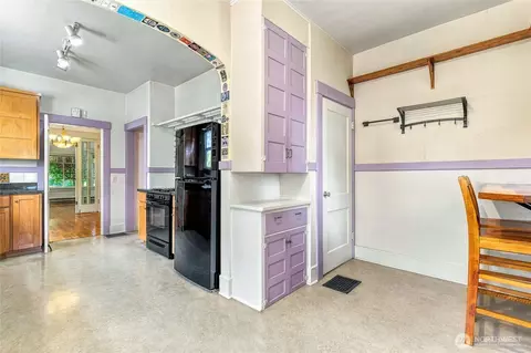 Kitchen - 1235 Isaacs Ave, Walla Walla, WA 99362 photo 5 of 5