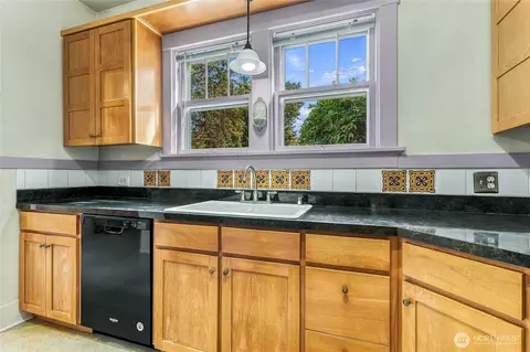 Kitchen - 1235 Isaacs Ave, Walla Walla, WA 99362 photo 1 of 5