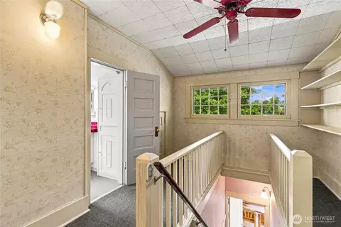 Entry Way - 1235 Isaacs Ave, Walla Walla, WA 99362 photo 3 of 6
