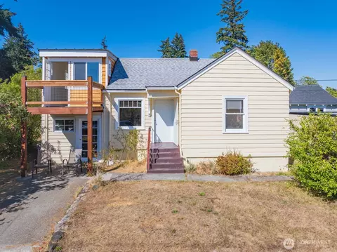 2710 15th St, Bremerton, WA 98312