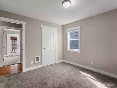 Bedroom - 324 28th Ave, Longview, WA 98632 photo 3 of 3