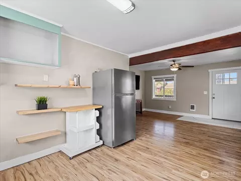Kitchen - 324 28th Ave, Longview, WA 98632 photo 2 of 2