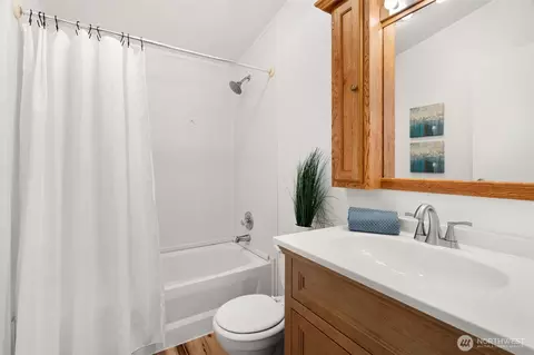 Bath - 101 E Pirates Pl, Grapeview, WA 98546 photo 1 of 3