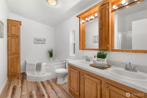 Bath - 101 E Pirates Pl, Grapeview, WA 98546 photo 2 of 3