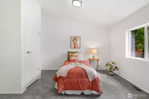 Bedroom - 101 E Pirates Pl, Grapeview, WA 98546 photo 1 of 5