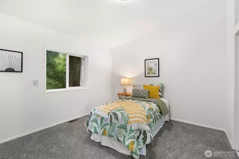 Bedroom - 101 E Pirates Pl, Grapeview, WA 98546 photo 3 of 5