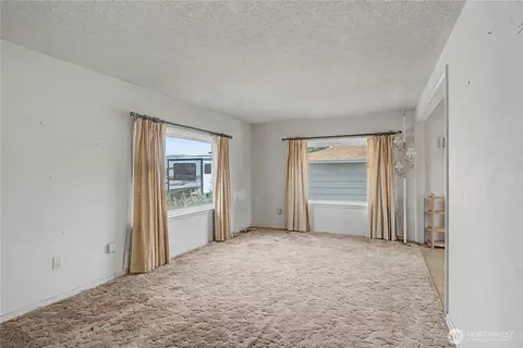 Living - 1102 Dobson Rd E, Odessa, WA 99159 photo 1 of 9