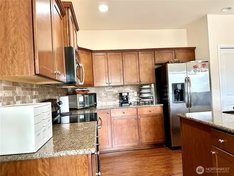 Kitchen - 3018 Eagle Loop NE, Lacey, WA 98516 photo 1 of 5