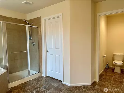 Bath - 3018 Eagle Loop NE, Lacey, WA 98516 photo 4 of 4