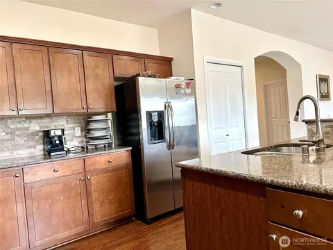 Kitchen - 3018 Eagle Loop NE, Lacey, WA 98516 photo 2 of 5