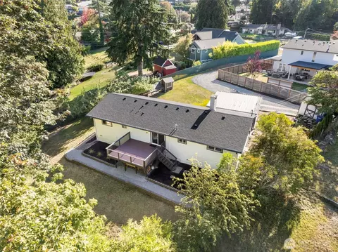 View/Area - 4807 Bayview Ln, Everett, WA 98203 photo 2 of 4