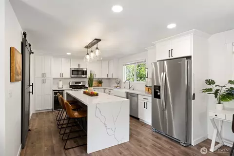 Kitchen - 4807 Bayview Ln, Everett, WA 98203 photo 1 of 4