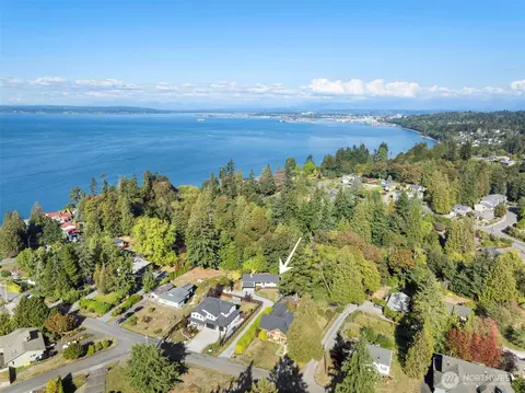 View/Area - 4807 Bayview Ln, Everett, WA 98203 photo 1 of 4