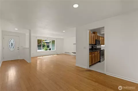 Living - 2217 122nd Pl SE, Everett, WA 98208 photo 5 of 7