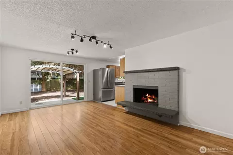 Living - 2217 122nd Pl SE, Everett, WA 98208 photo 6 of 7
