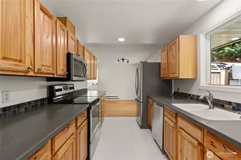 Kitchen - 2217 122nd Pl SE, Everett, WA 98208 photo 2 of 2