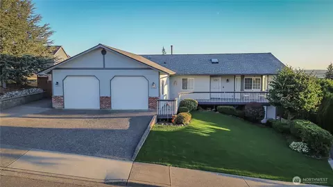 8202 74th Pl NE, Marysville, WA 98270