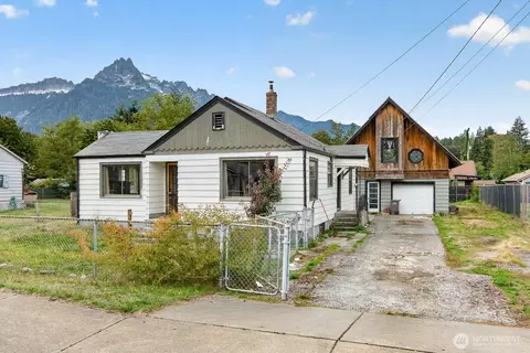 755 Sauk Ave, Darrington, WA 98241