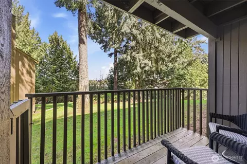 22105 66th Ave W #1C, Mountlake Terrace, WA 98043