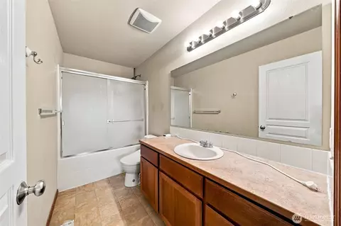 Bath - 17804 15th Ave E, Spanaway, WA 98387 photo 1 of 2