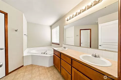 Bath - 17804 15th Ave E, Spanaway, WA 98387 photo 2 of 2