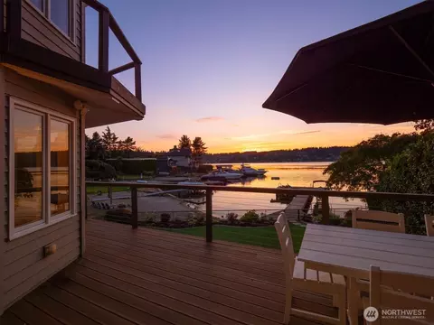 5912 NE Arrowhead Dr, Kenmore, WA 98028