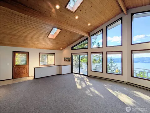 Living - 237 Switchback Rd, Eastsound, WA 98245 photo 3 of 5