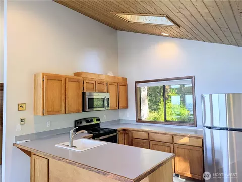 Kitchen - 237 Switchback Rd, Eastsound, WA 98245 photo 2 of 3
