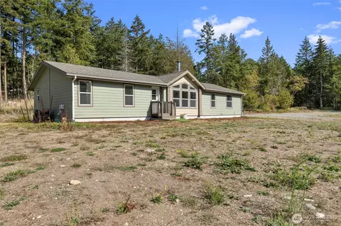 3399 Wilson Rd, Oak Harbor, WA 98277