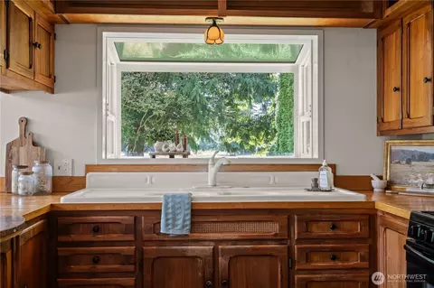 Kitchen - 6746 Oat Coles Rd, Everson, WA 98247 photo 3 of 3