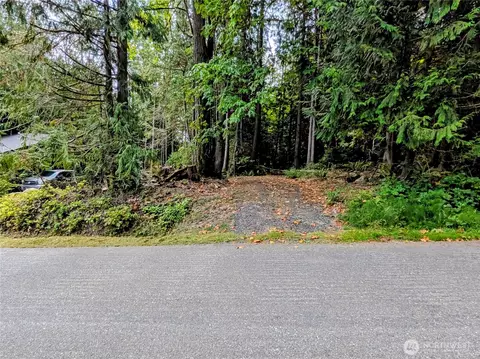 124 Goliah Ln, Port Ludlow, WA 98365