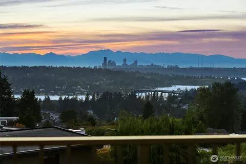 4360 Somerset Blvd SE, Bellevue, WA 98006