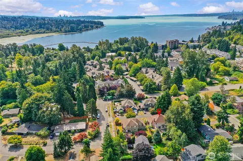 12017 93rd Pl NE, Kirkland, WA 98034