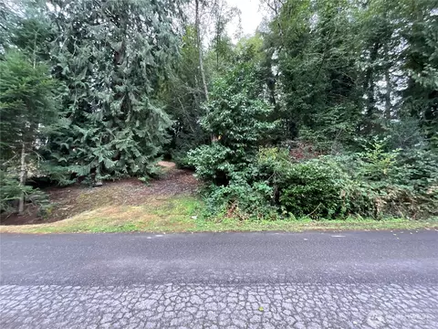 749 NE Woods Ct, Bremerton, WA 98311