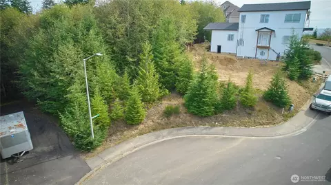 1131 Grays Pointe Ln, Aberdeen, WA 98520