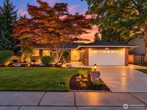 13426 117th Ave NE, Kirkland, WA 98034