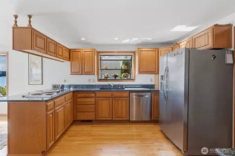 Kitchen - 561 E Rauschert Rd, Grapeview, WA 98546 photo 1 of 3