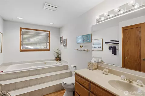 Bath - 561 E Rauschert Rd, Grapeview, WA 98546 photo 2 of 3