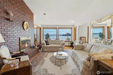 Living - 561 E Rauschert Rd, Grapeview, WA 98546 photo 1 of 4